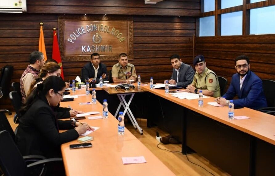 === IGP, Div Com review 100-day anti-drug drive ===  296 peddlers arrested, 281 cases registered in Kashmir