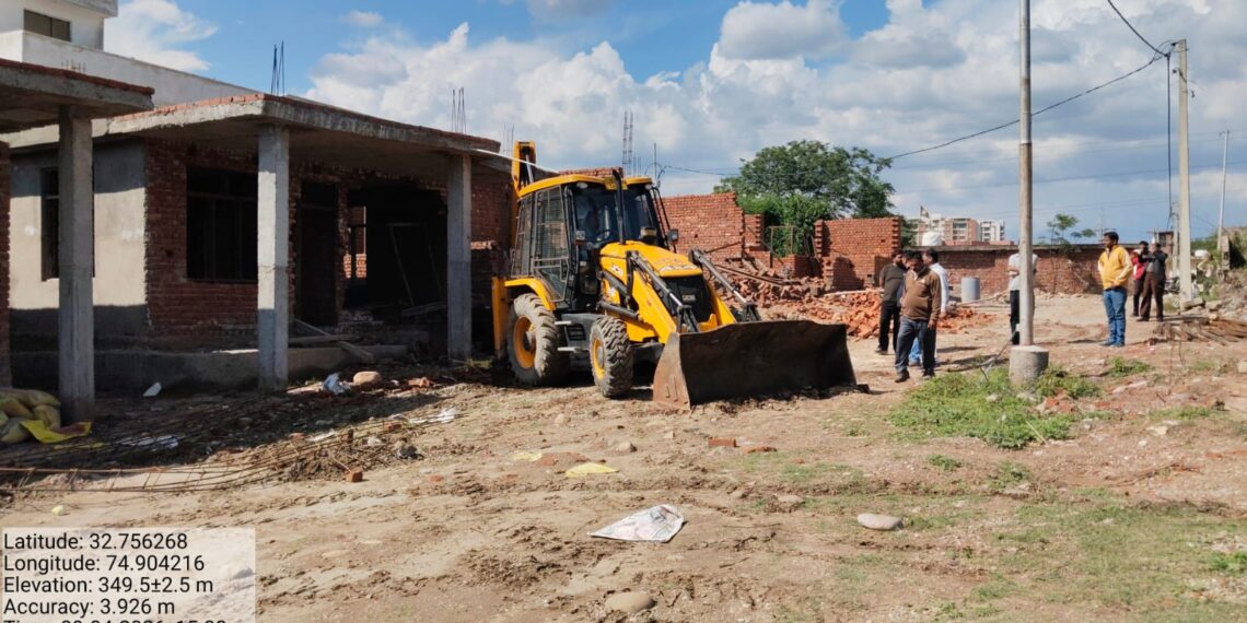 JDA conducts anti-encroachment, retrieves 8 Kanal land at 2 locations