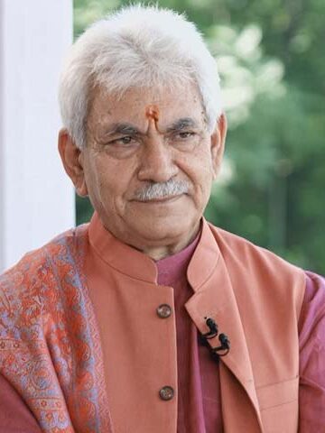 LG Sinha greets people on Easter