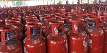 Petroleum Secy chairs meet to review fuel situation in States, UTs