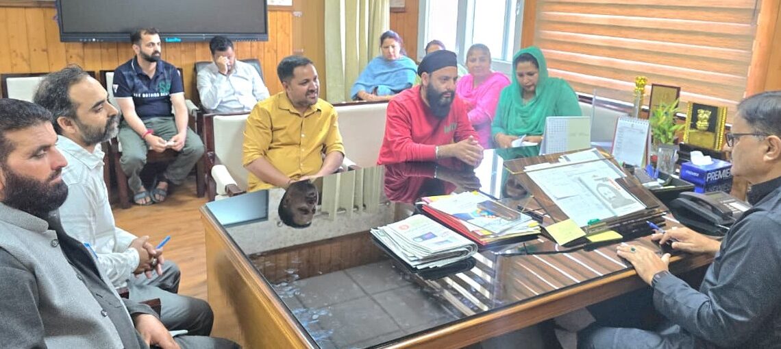 Legislators, delegations call on Rana