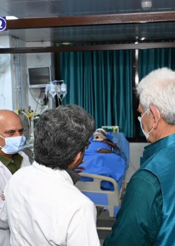 LG visits Udhampur accident victims at GMC Jammu