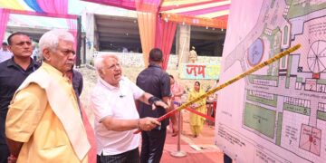 LG attends foundation day of Sarv Shakti Chandi Mata Mandir