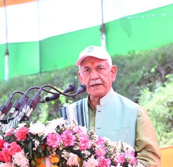 Pak smuggling drugs into J&K to fund terrorism, destroy our youth: LG Sinha