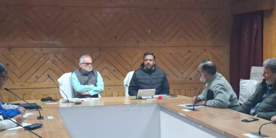 Railways charts roadmap to boost Kashmir’s fruit trade via Parcel Trains