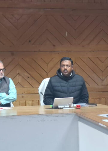 Railways charts roadmap to boost Kashmir’s fruit trade via Parcel Trains