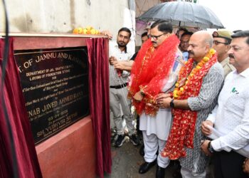 Rana lays foundation for Tawi embankment works