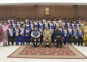 Youth delegation from J&K calls on VP