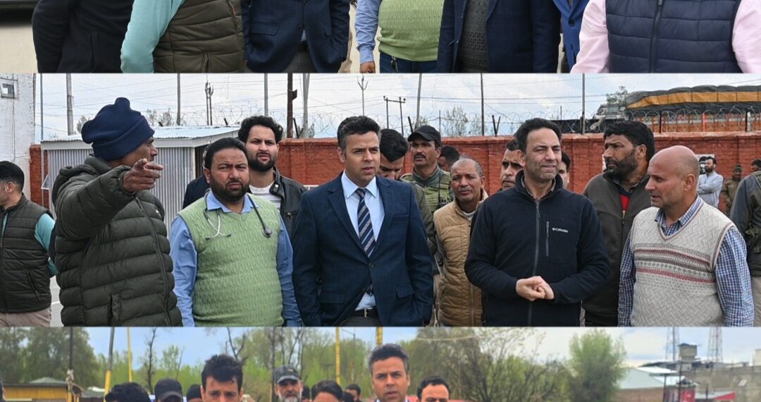 DC Anantnag visits Yatra Transit Camps