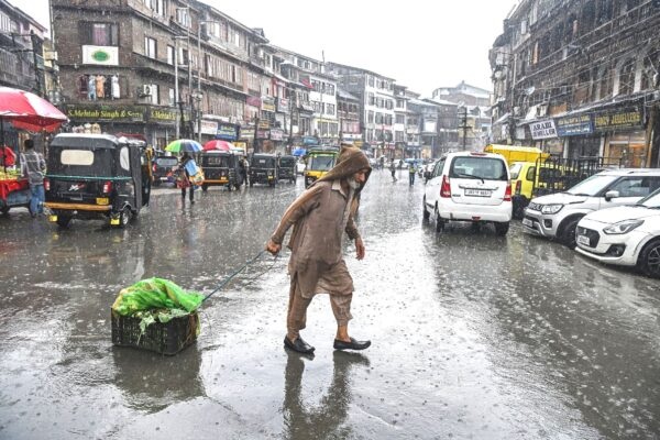 MeT predicts wet spell till April 10