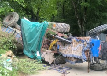 Boy dies after tractor overturns in Tral