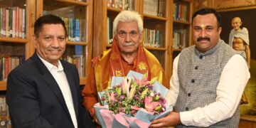 Mahant Rohit Shastri calls on LG Sinha
