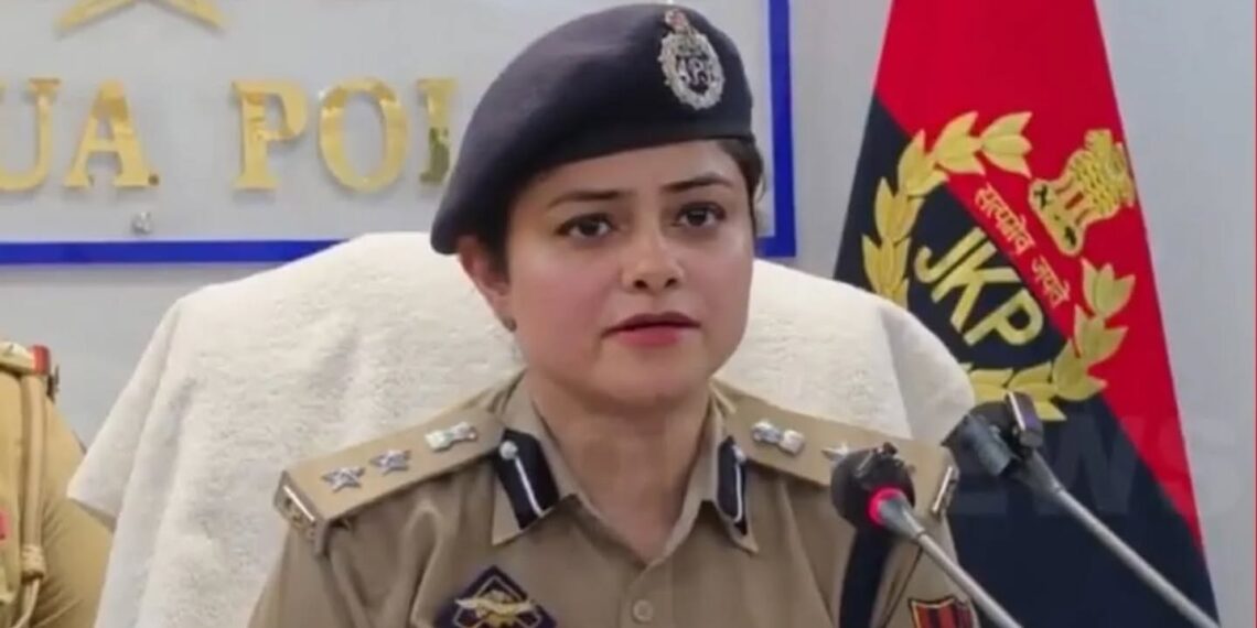 Teenager kills friend with cricket bat after love dispute