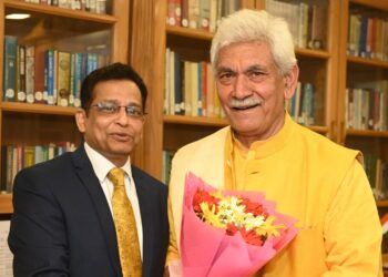 MLA Kangan, FICCI General Secy call on LG Sinha