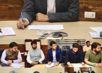 DC Srinagar reviews progress of Revenue record digitisation