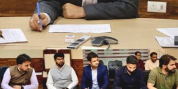 DC Srinagar reviews progress of Revenue record digitisation