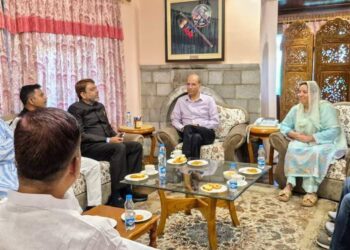 Bihar Legislative Assembly Committee on Minority Welfare calls on Sakina Itoo, Advisor to CM