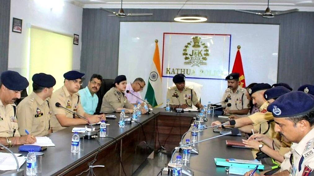 Stresses foolproof security arrangements