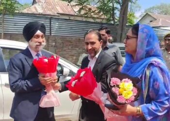 NCDRC member visits Baramulla, reviews functioning of DCDRC