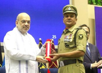 If need arises, forces will strike inside Pak: Amit Shah