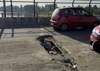 Authorities undertake repair work of Sopore Bypass Bridge