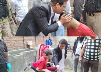 Tanvir Sadiq distributes modern wheelchairs, computers to specially-abled