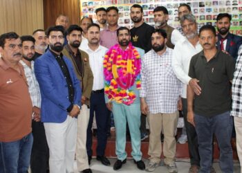 CID CI District Doda bids farewell to ASI Mohd Sikandar Butt on superannuation