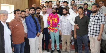 CID CI District Doda bids farewell to ASI Mohd Sikandar Butt on superannuation