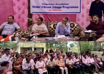 Commissioner Secretary Planning visits Bobiya, reviews Vibrant Village Programme-II in border villages