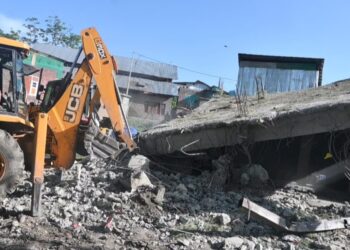 Demolition drive conducted against drug peddler in Yaripora