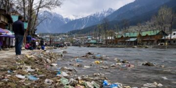 Dump near Lidder river sparks health, eco fears