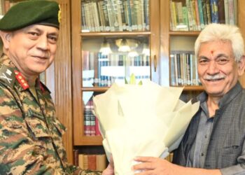 GoC 15 Corps, others call on LG Sinha