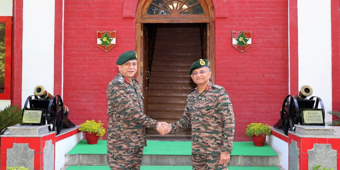 Lt Gen Balbir Singh takes charge as GOC Chinar Corps