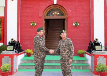 Lt Gen Balbir Singh takes charge as GOC Chinar Corps