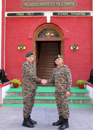 Lt Gen Balbir Singh takes charge as GOC Chinar Corps