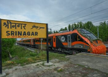 8,925 passengers travel in Jammu-Srinagar Vande Bharat in two days