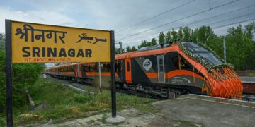 8,925 passengers travel in Jammu-Srinagar Vande Bharat in two days