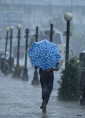 Jammu sizzles above normal, rain alert issued for Kashmir