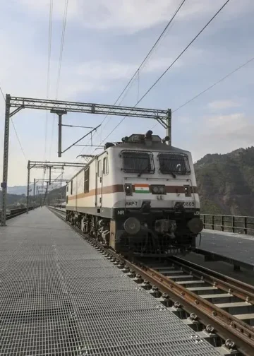 Railway push set to boost Kashmir cherry trade; 10,000 MT likely to be shipped this season