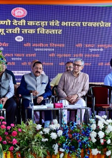 Vande Bharat connectivity between Jmu-Sgr big dev: CM Omar    