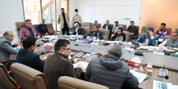 CM calls for upgradation of Gulmarg Gondola