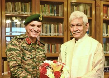 Lt Gen Rajiv Ghai, other delegations call on LG Sinha