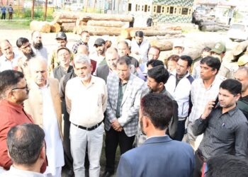 Rana reviews development works in Shopian, Pulwama districts
