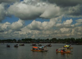 Srinagar records below-normal temps