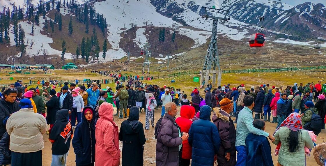 Pride, confidence mark tourists’ response in Kashmir