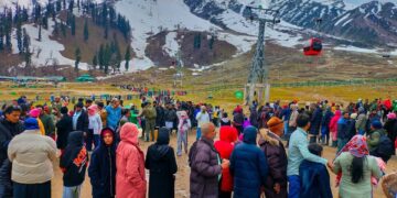Pride, confidence mark tourists’ response in Kashmir