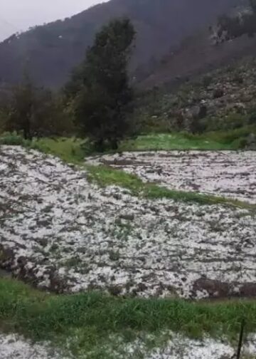 Valley’s high altitudes receive snowfall; hailstorm batters plains