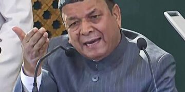 Speaker gets rousing welcome on Assembly Secretariat reopening