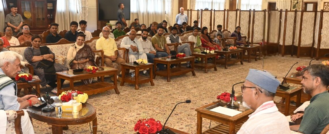 Delegation, JDU President call on LG Sinha