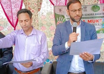 Hundreds participate in anti-drug awareness rally in Anantnag